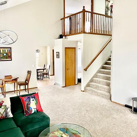 Artsy Home Close To Usafa With Fireplace And Patio Colorado Springs Exterior photo