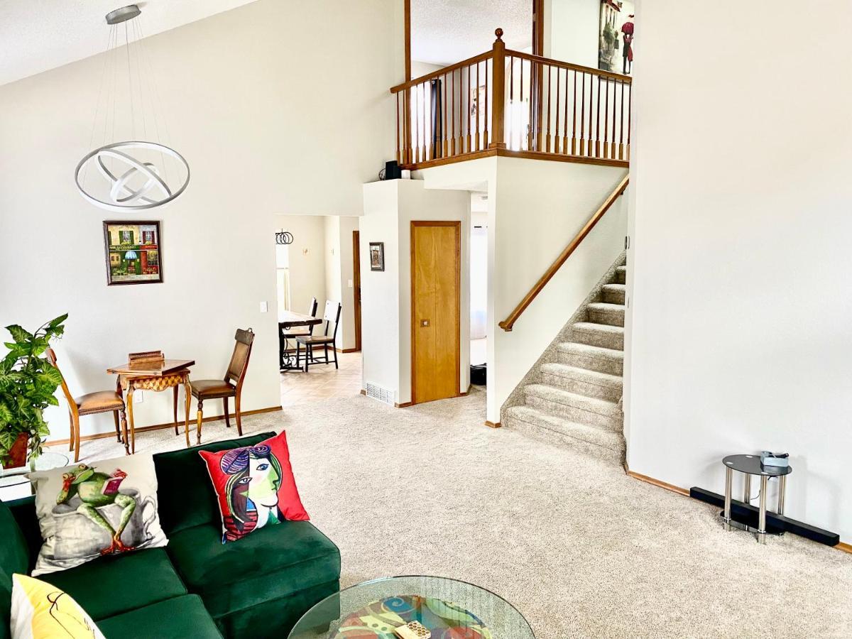 Artsy Home Close To Usafa With Fireplace And Patio Colorado Springs Exterior photo