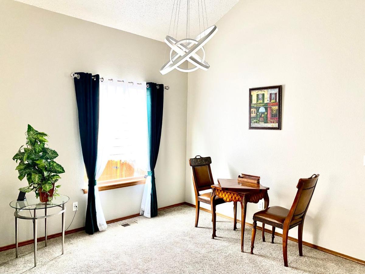 Artsy Home Close To Usafa With Fireplace And Patio Colorado Springs Exterior photo